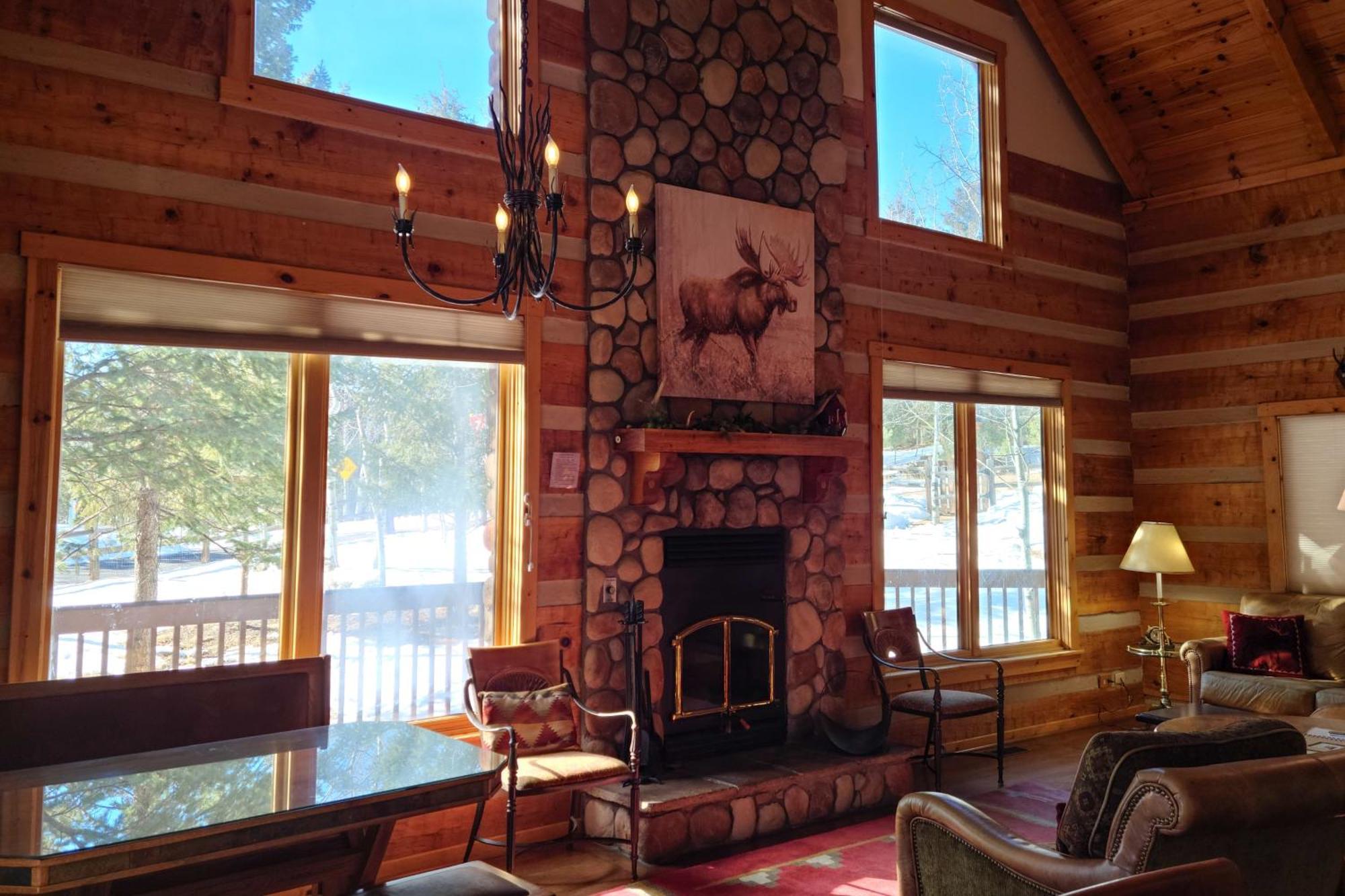 Vila Timber Wolf Woodland Park Exteriér fotografie