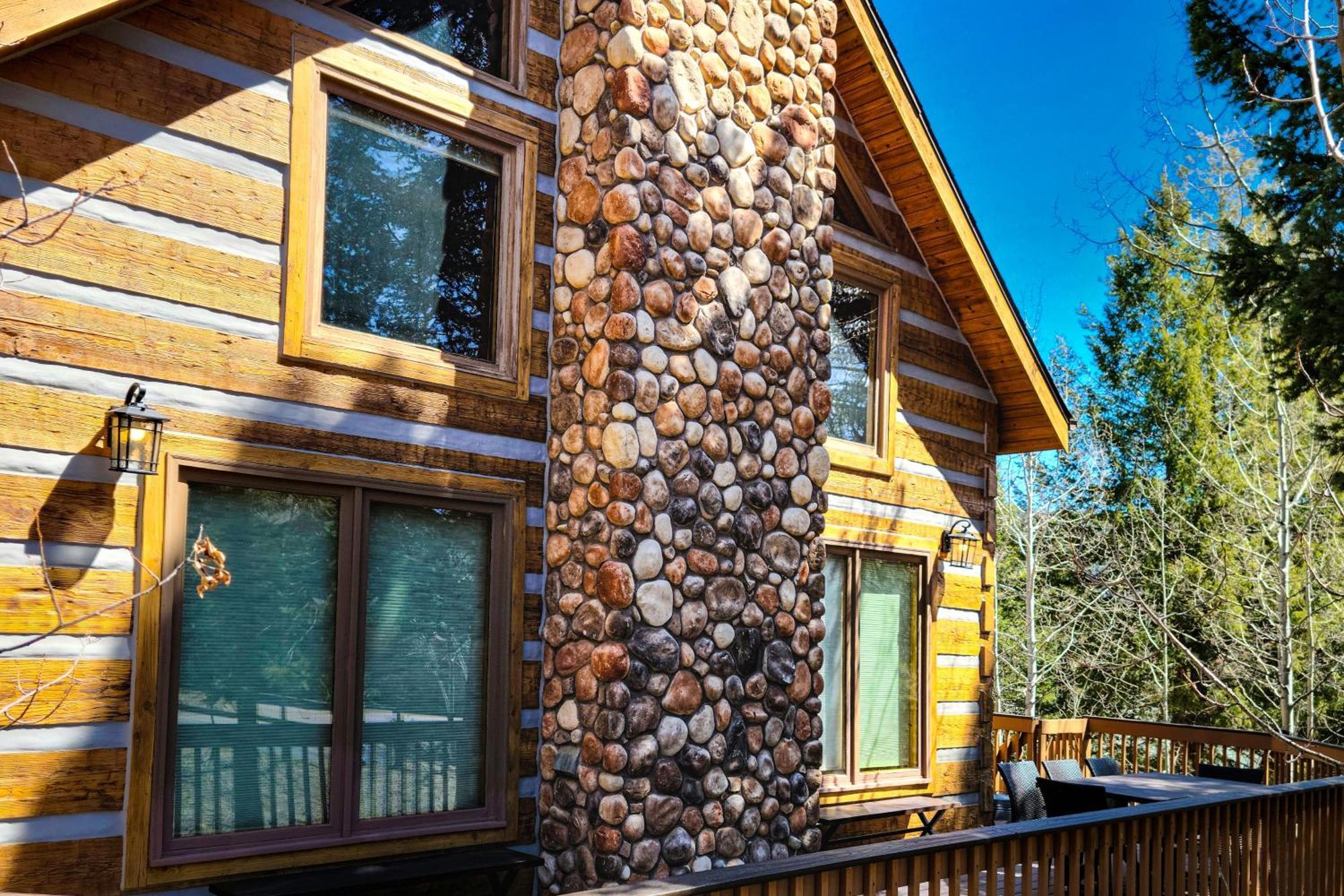Vila Timber Wolf Woodland Park Exteriér fotografie