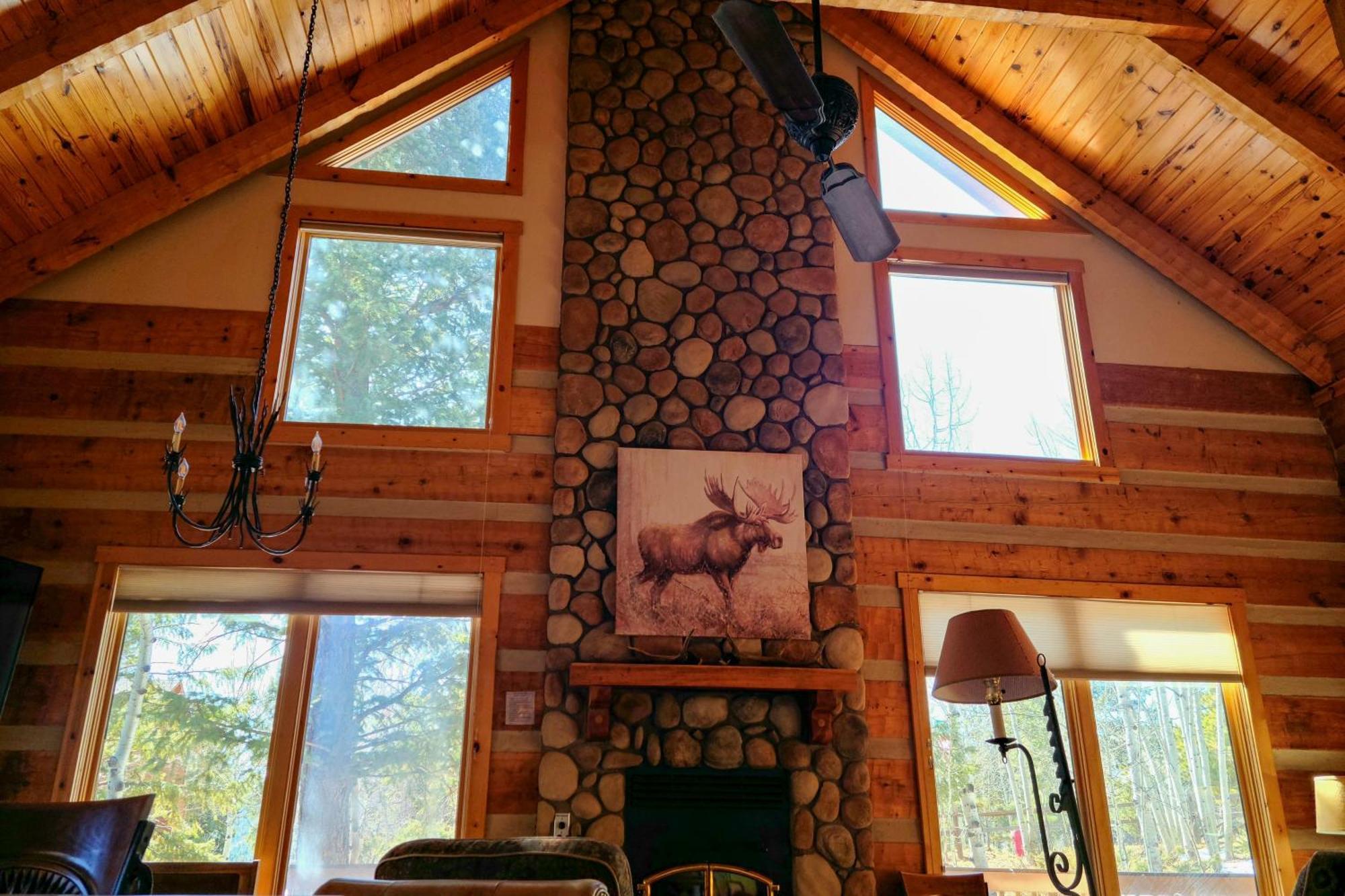 Vila Timber Wolf Woodland Park Exteriér fotografie