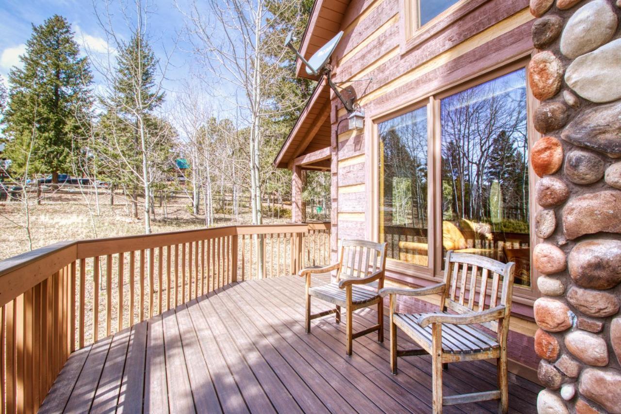 Vila Timber Wolf Woodland Park Exteriér fotografie