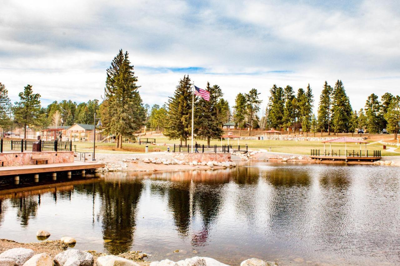 Vila Timber Wolf Woodland Park Exteriér fotografie