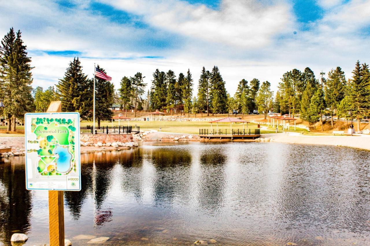 Vila Timber Wolf Woodland Park Exteriér fotografie